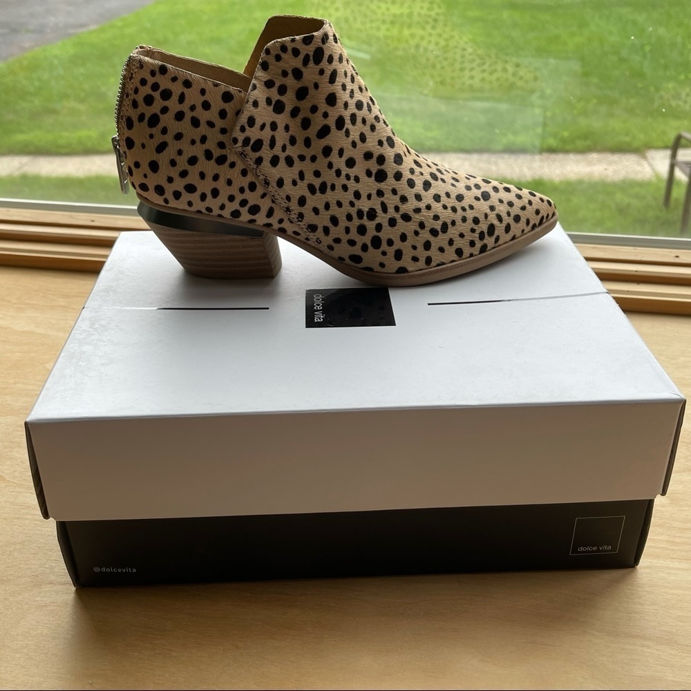 Dulce Vita, New, Women's Marca, Ankle Leopard Booties.